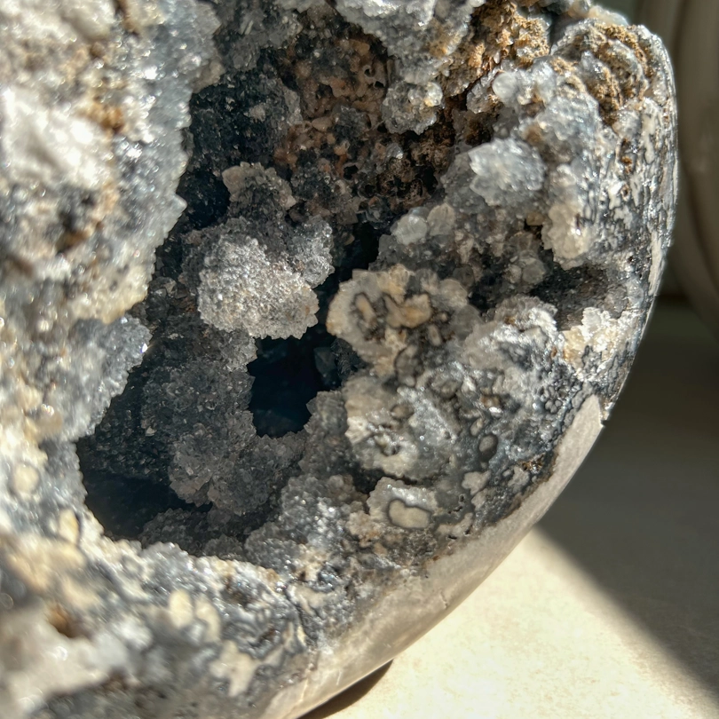 Geode di Quarzo con Calcedonio